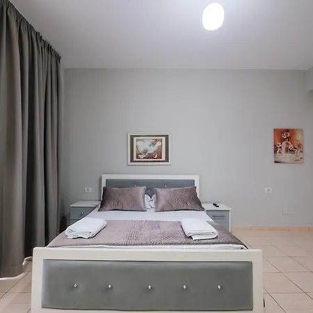 Alex Εξαμίλιο